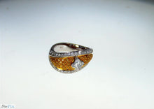 Load and play video in Gallery viewer, RING PT950 s/w LILY CUT DIAMOND &amp; Natural Fancy yellow &amp;White Diamond.
