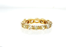 Load image into Gallery viewer, Ring 18ky gold s/w fancy natural diamond
